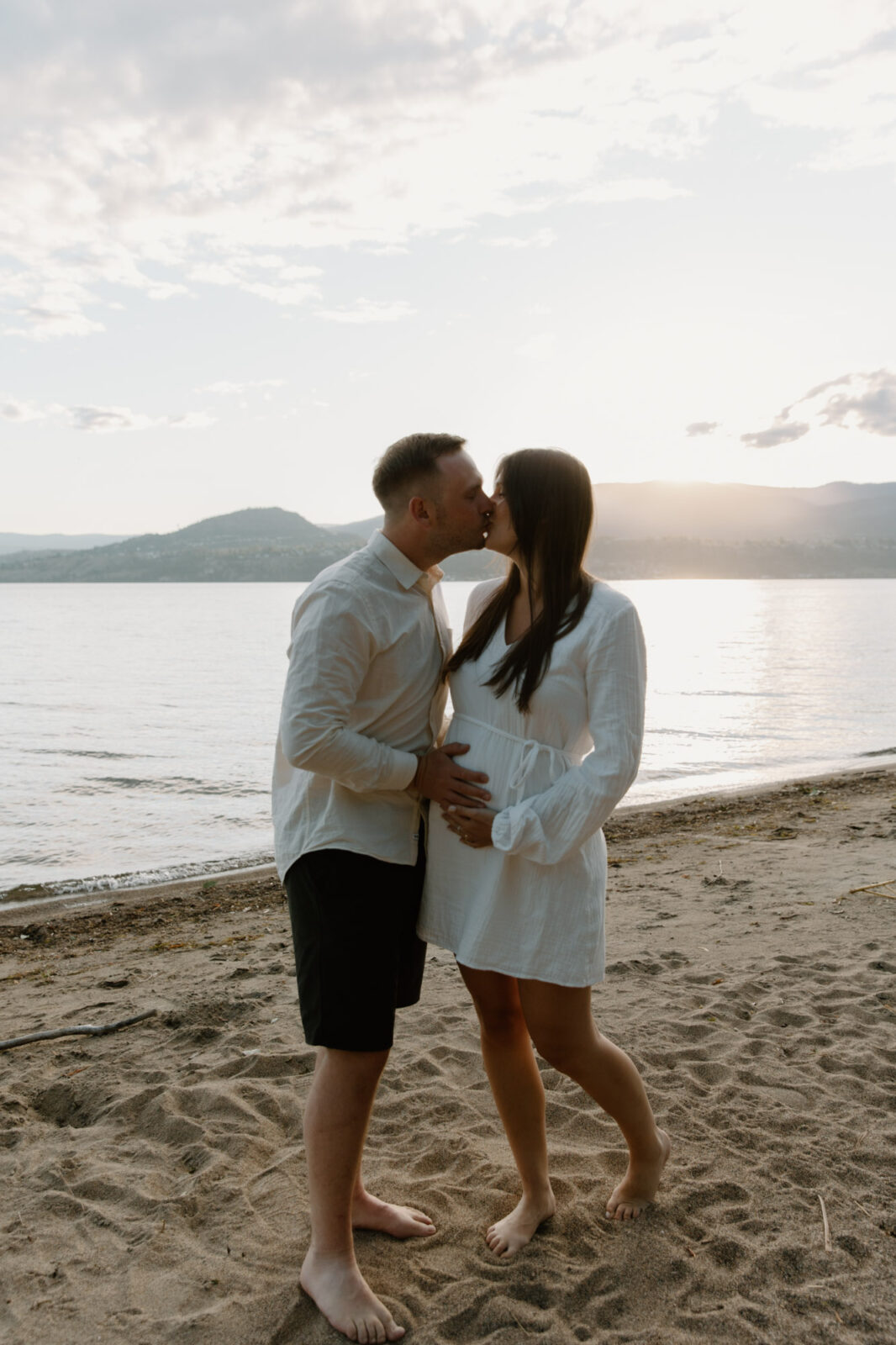 Sun-Soaked Maternity Session at The Beach | Kelowna Lifestyle Maternity ...